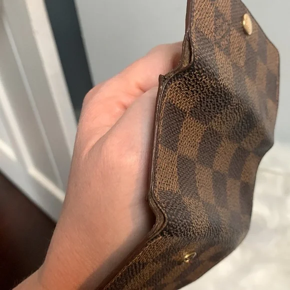 1999 authentic Louis Vuitton 4-ring key holder